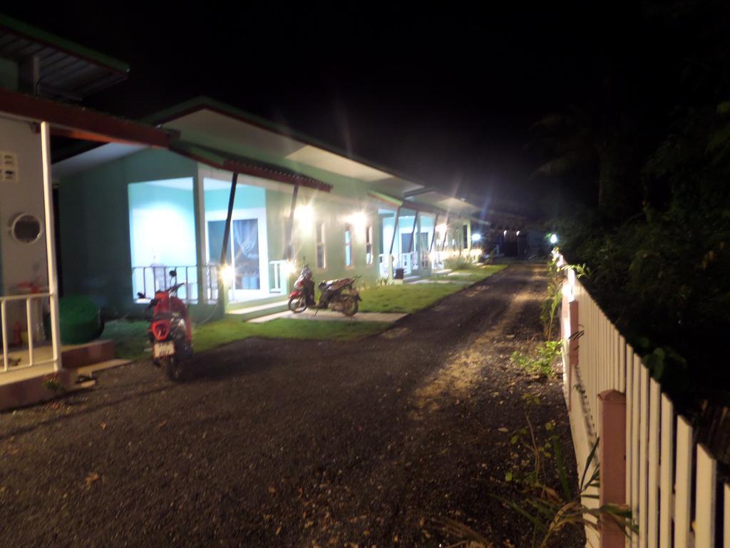 Hotel Lanta Triple Novel à Ko Lanta Extérieur photo